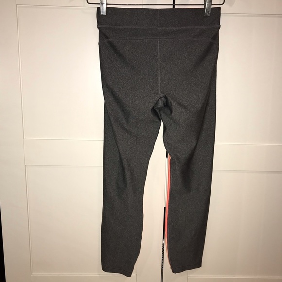 Under Armour Leggings (7/8 Length) - Picture 7 of 9